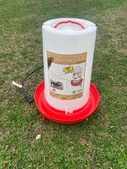Farm Innovators 3 Gallon Plastic Heated Poultry Fountain Model HPF-100 100 Watts of Power