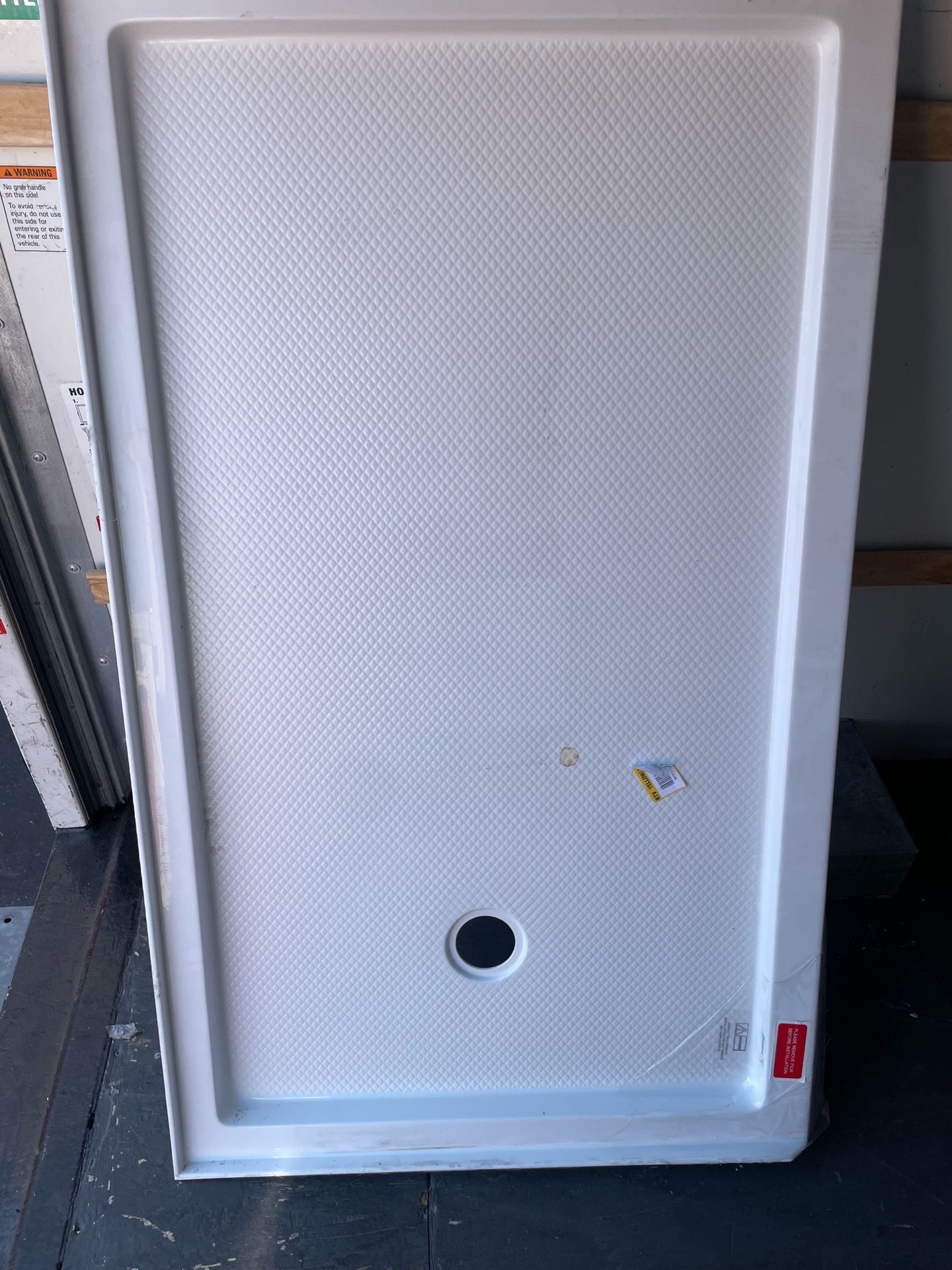 SLIMLINE 36X60 SNGL THRSHLD LH IN WH