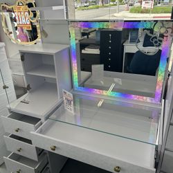Hello Kitty Duet Vanity And Mirror Sst