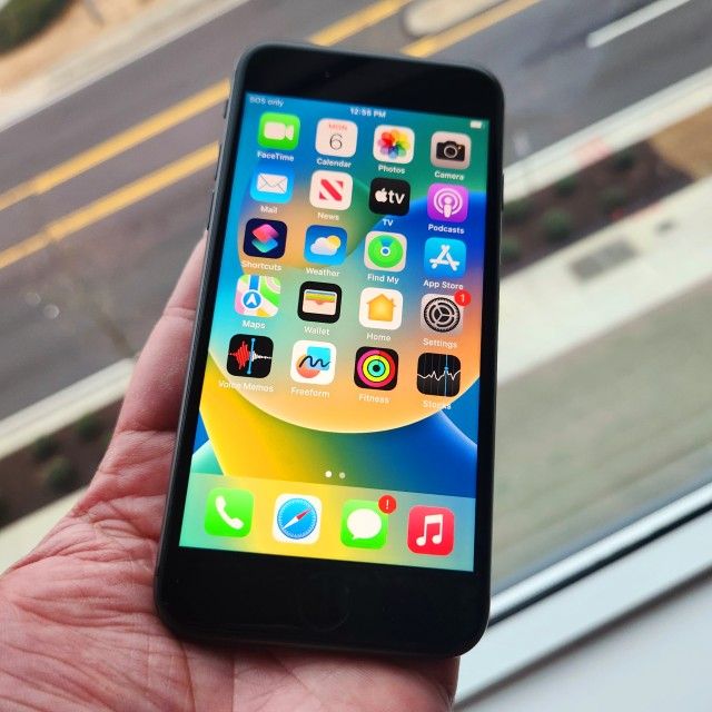 64GB Unlocked Apple iPhone 8