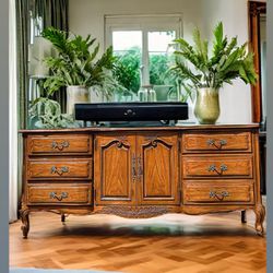 French Provincial Dresser/sideboard With Mirror 