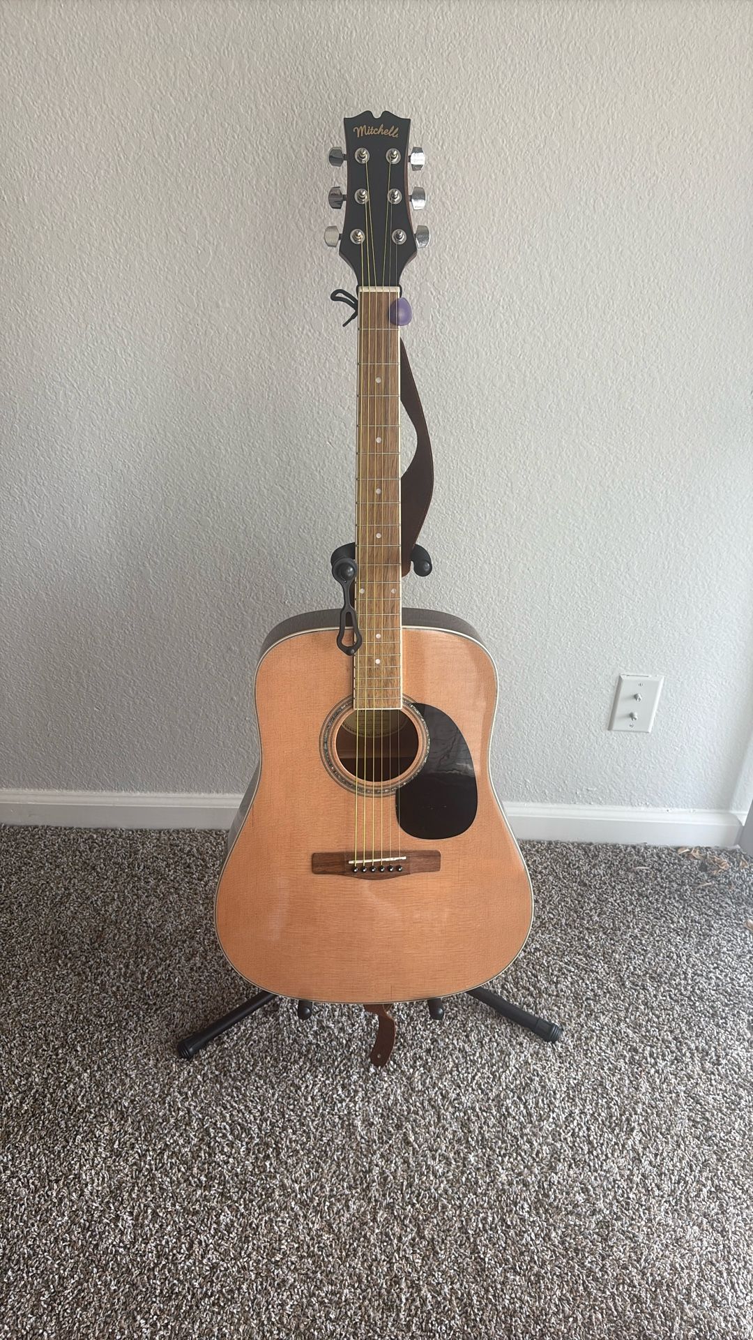 Acoustic Mitchell Guitar with Stand & Leather Strap – Excellent Condition