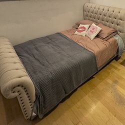 Quilted Linen Queen Size Bed