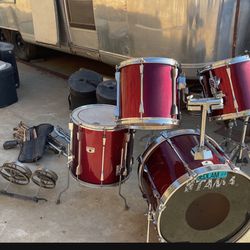 Great Set Of Tama Drums With Storage Cases.