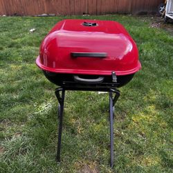 Portable Charcoal Grill – Great Condition, Ready