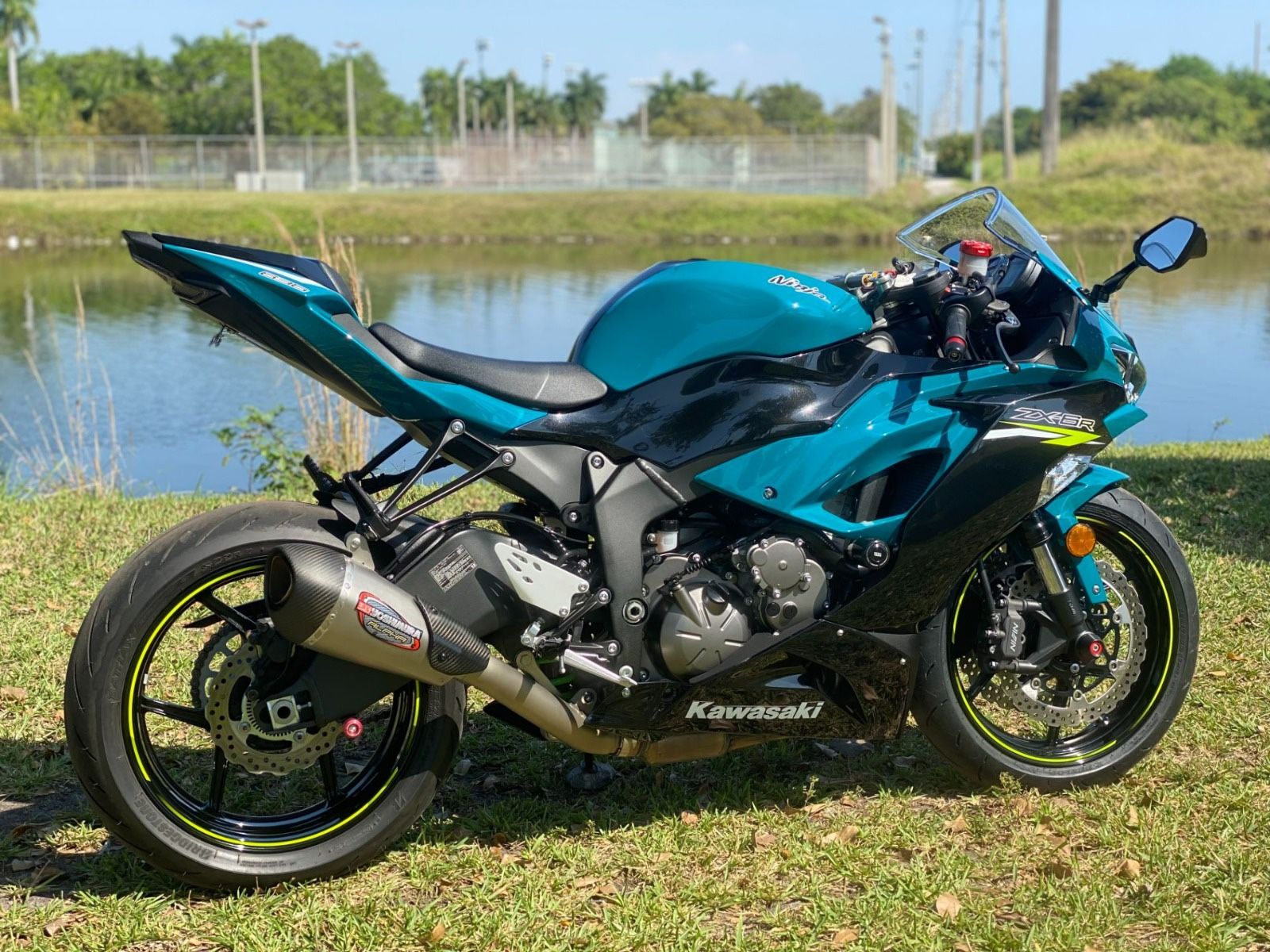 2021 KAWASAKI NINJA ZX-6R for Sale in Sunny Isles Beach, FL - OfferUp
