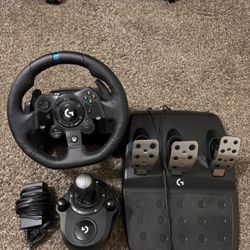 Logitech G923 Steering Wheel with Shifter