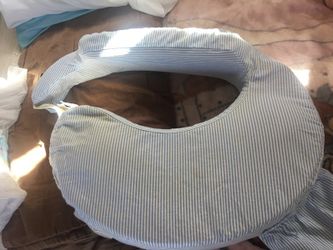 Breastfeeding pillow