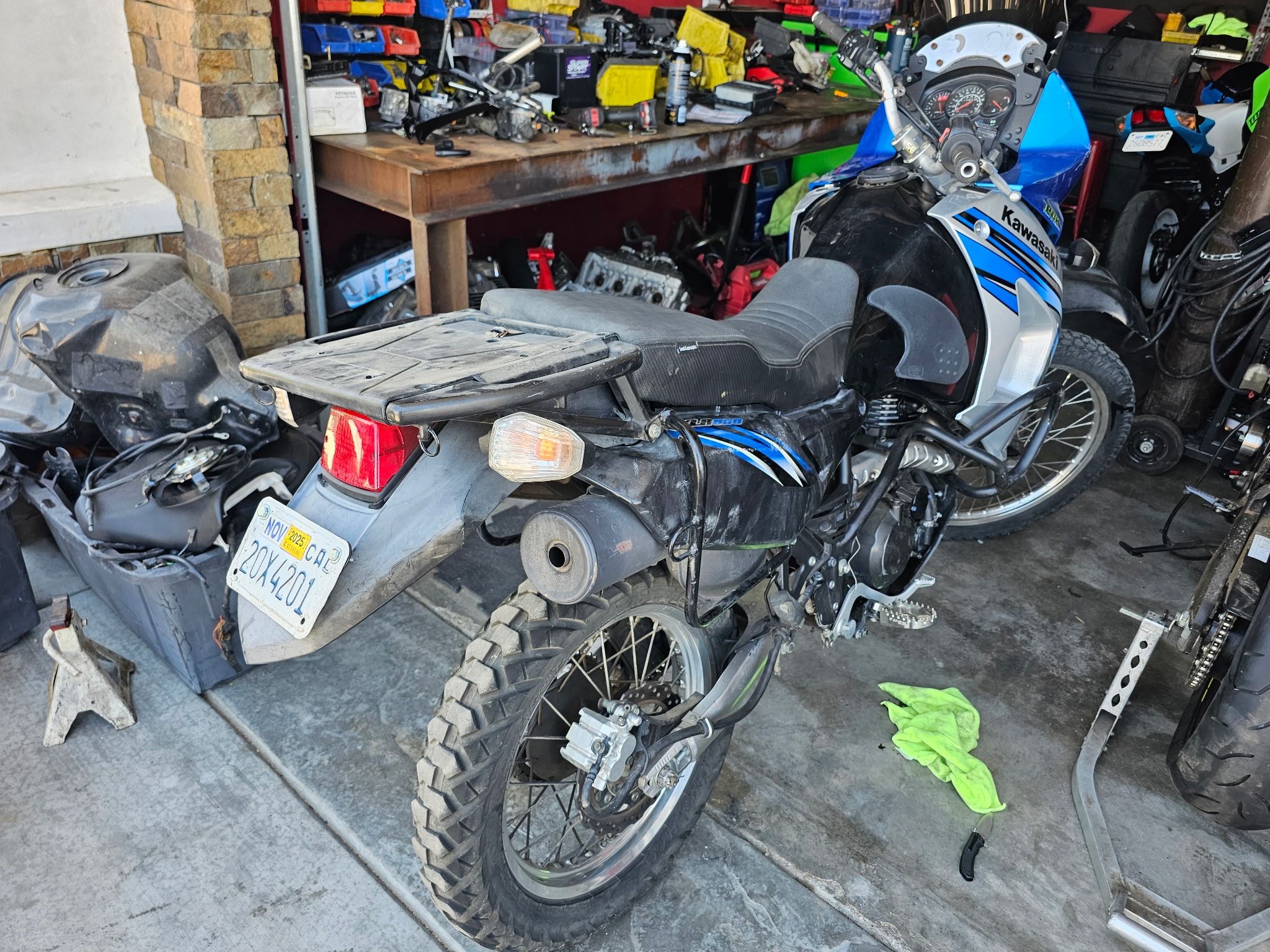 2011 klr kawasaki 650 Enduro READ AD!