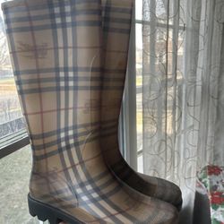 Burberry Boots 