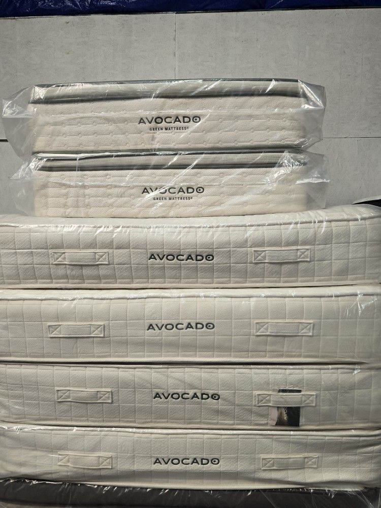 Avocado Luxury Organic Standard Medium No Pillow Top King/ Cal King