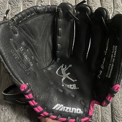 Mizuno Finch Prospect Girls Fast Pitch Softball Mitt