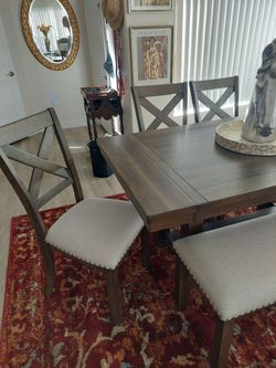 BEAUTIFUL DINING ROOM SET