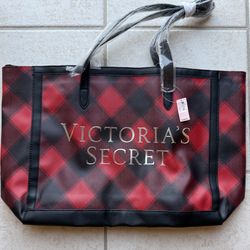 Victoria’s Secret Red And Black Buffalo Plaid Holiday Weekender Tote Bag 2021