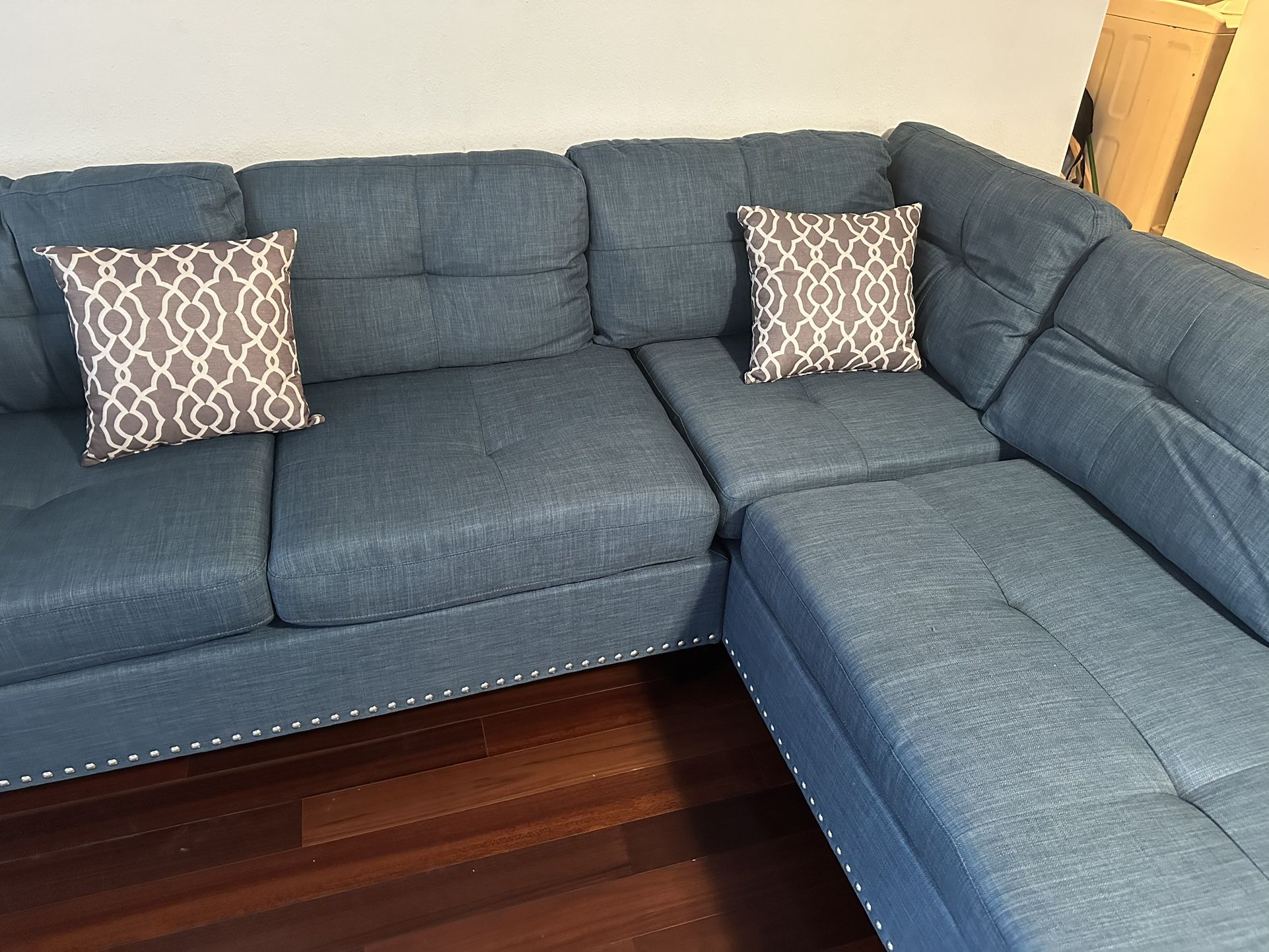 Left Facing Sectional Sofa Acme Furniture Laurissa Sofa