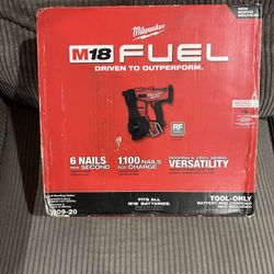 Milwaukee M18 Roofing Nailer 