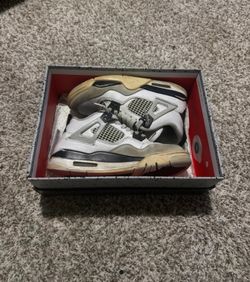 Jordan 4’s Military Black