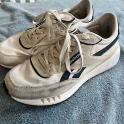Women’s Reebok 7.5 Shoe