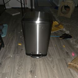 5.28 G trashcan 