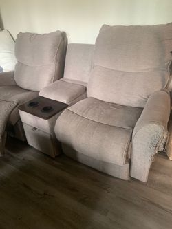 Reclining Loveseat with Center Console