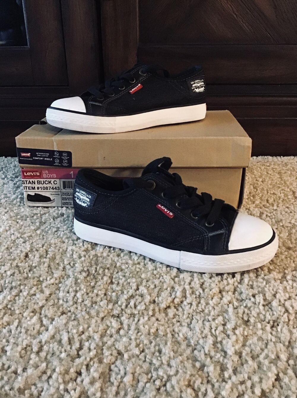 Kids Levis Shoes Size 1”