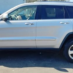 2012 Jeep Grand Cherokee For Parts Only 