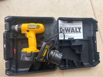 Dewalt Battery Drill w Case and Charger