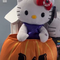 hello kitty halloween animatronic 