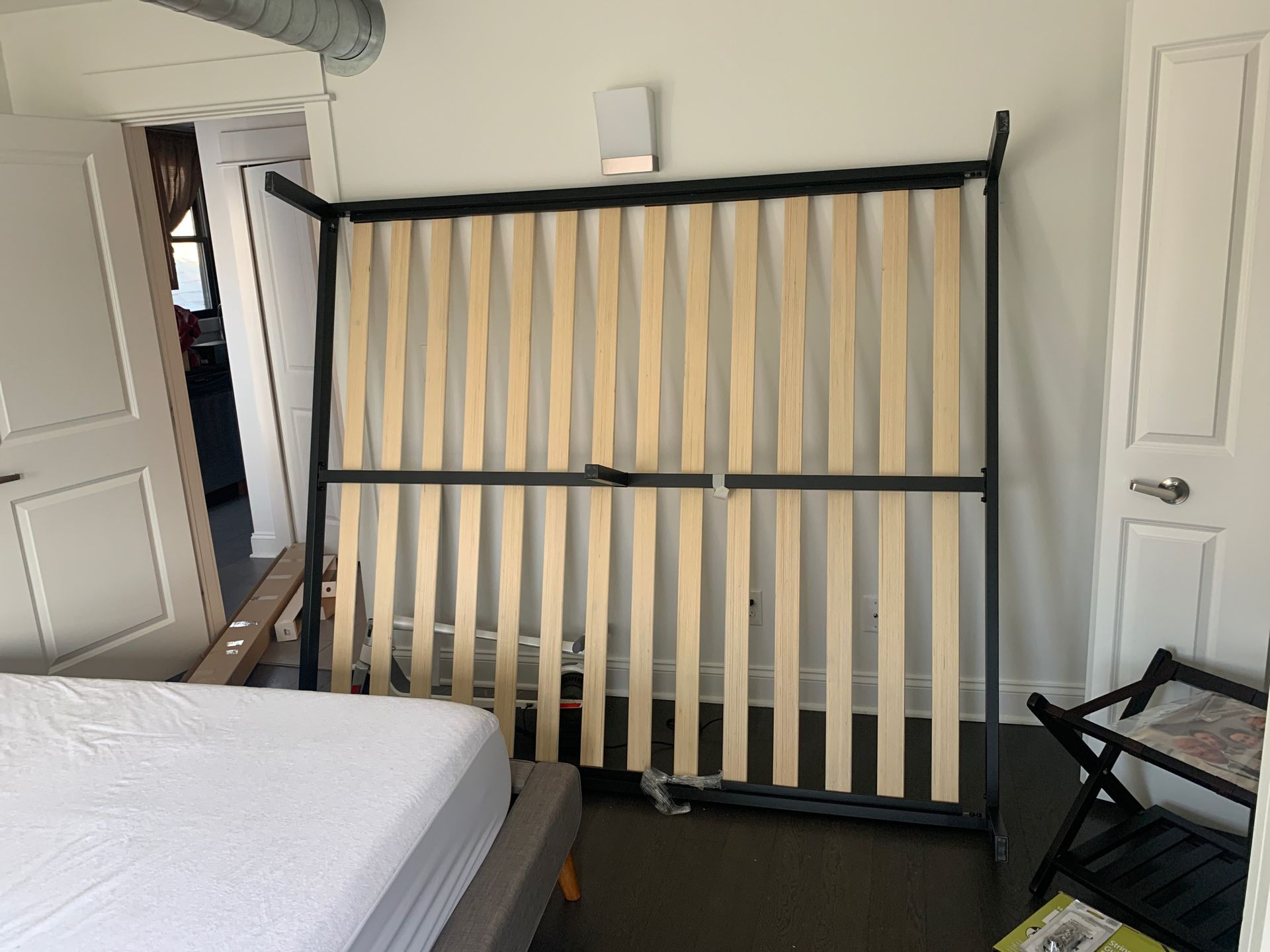 Queen size bed frame / support