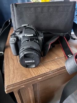 Canon EOS Rebel T7 Camera