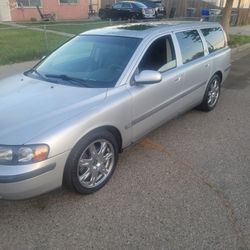 Nice Grey 5 Door 2002  Volvo V70 