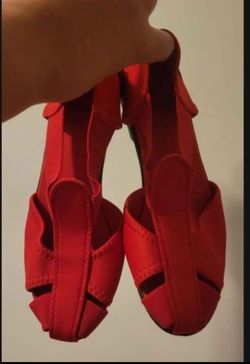 Brand new womens shoes size 9W
