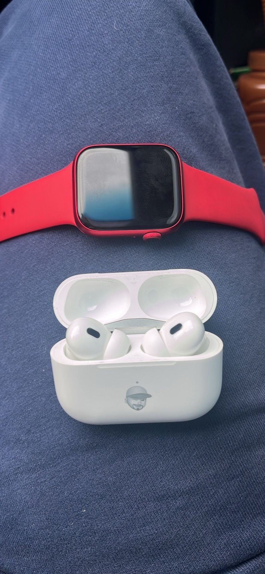 Apple Watch Series 9 AirPod Pros 2