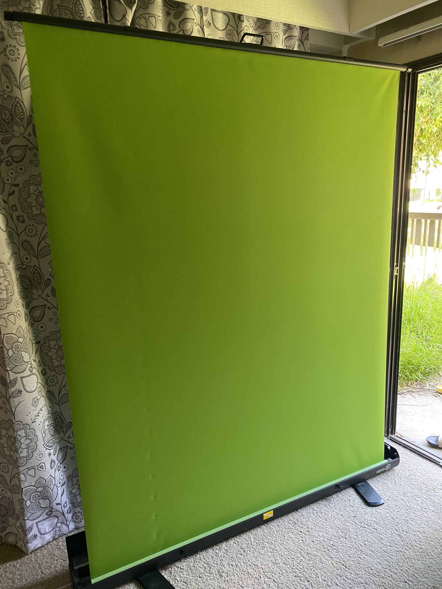 Elgato Green Screen ( Collapsible Chroma Key Panel ) for Sale in