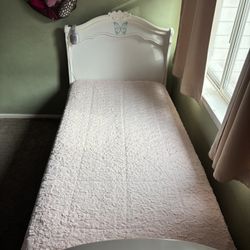 Twin Size Bed 