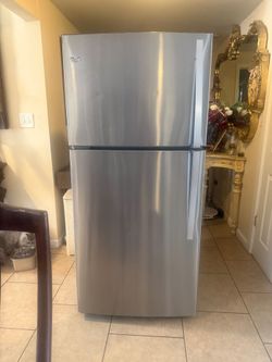 Refrigerator whirpool