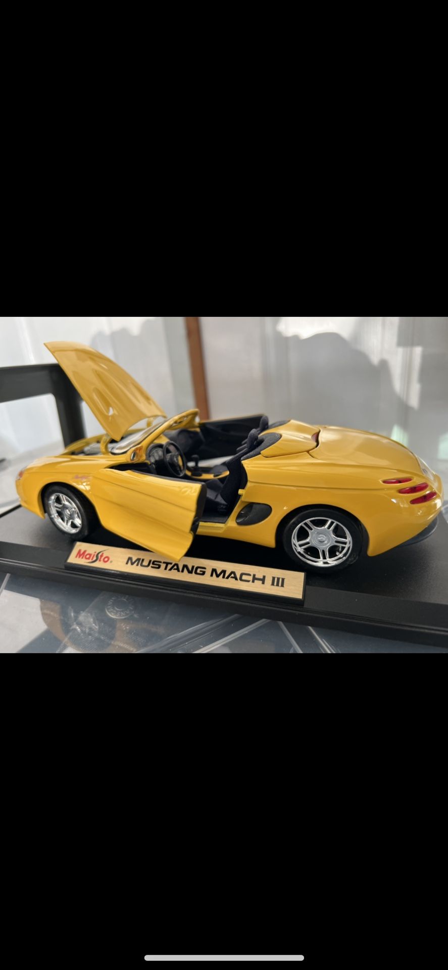 Mustang Mach 3 Toy Car 1/18 New