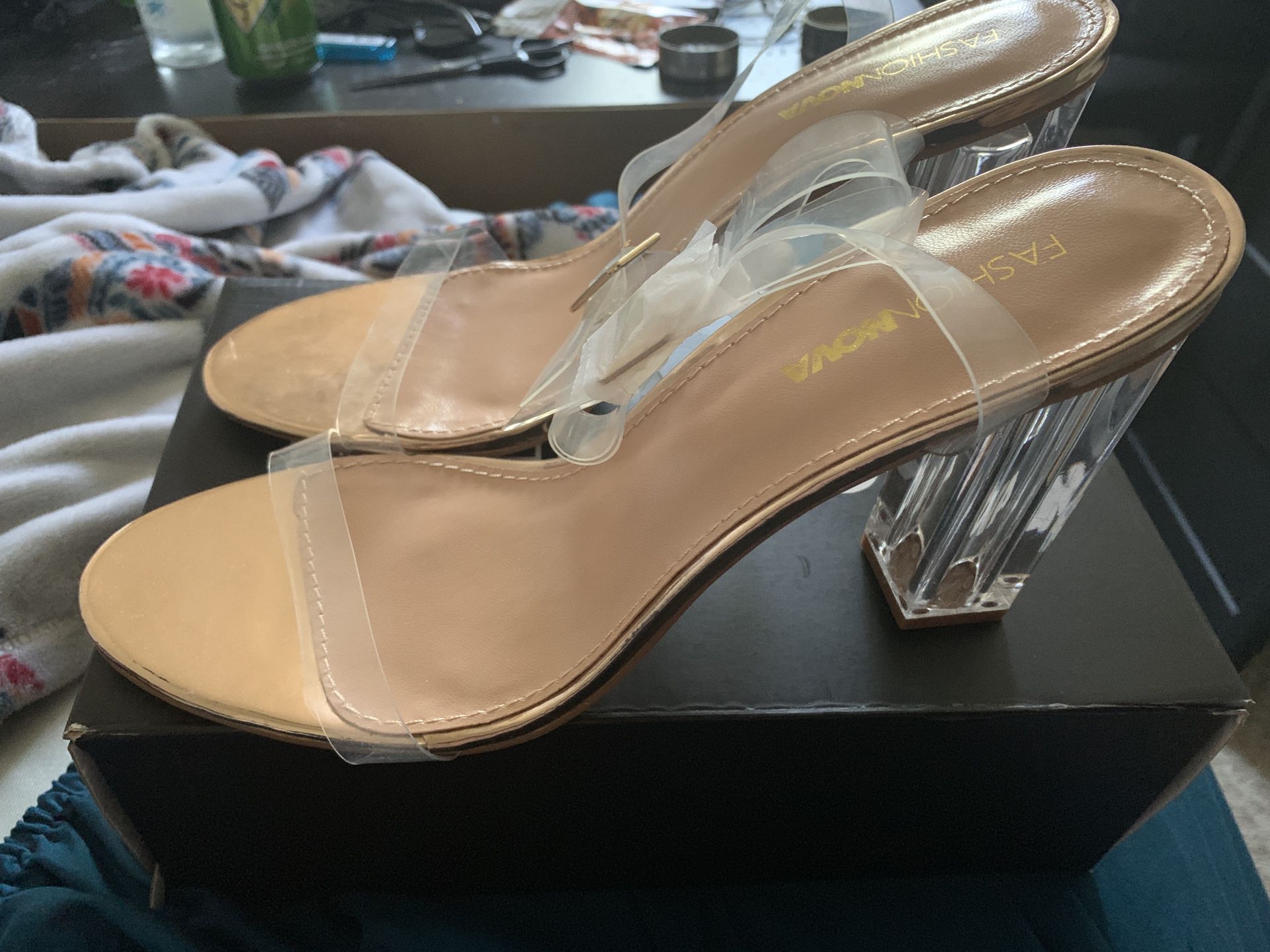 FashionNova Heels Rose Gld/ Clear Sz 11, MAKE ME AN OFFER, pick up today, IM MOVING!