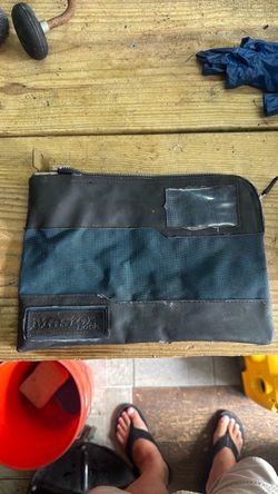 Master lock money lock bag