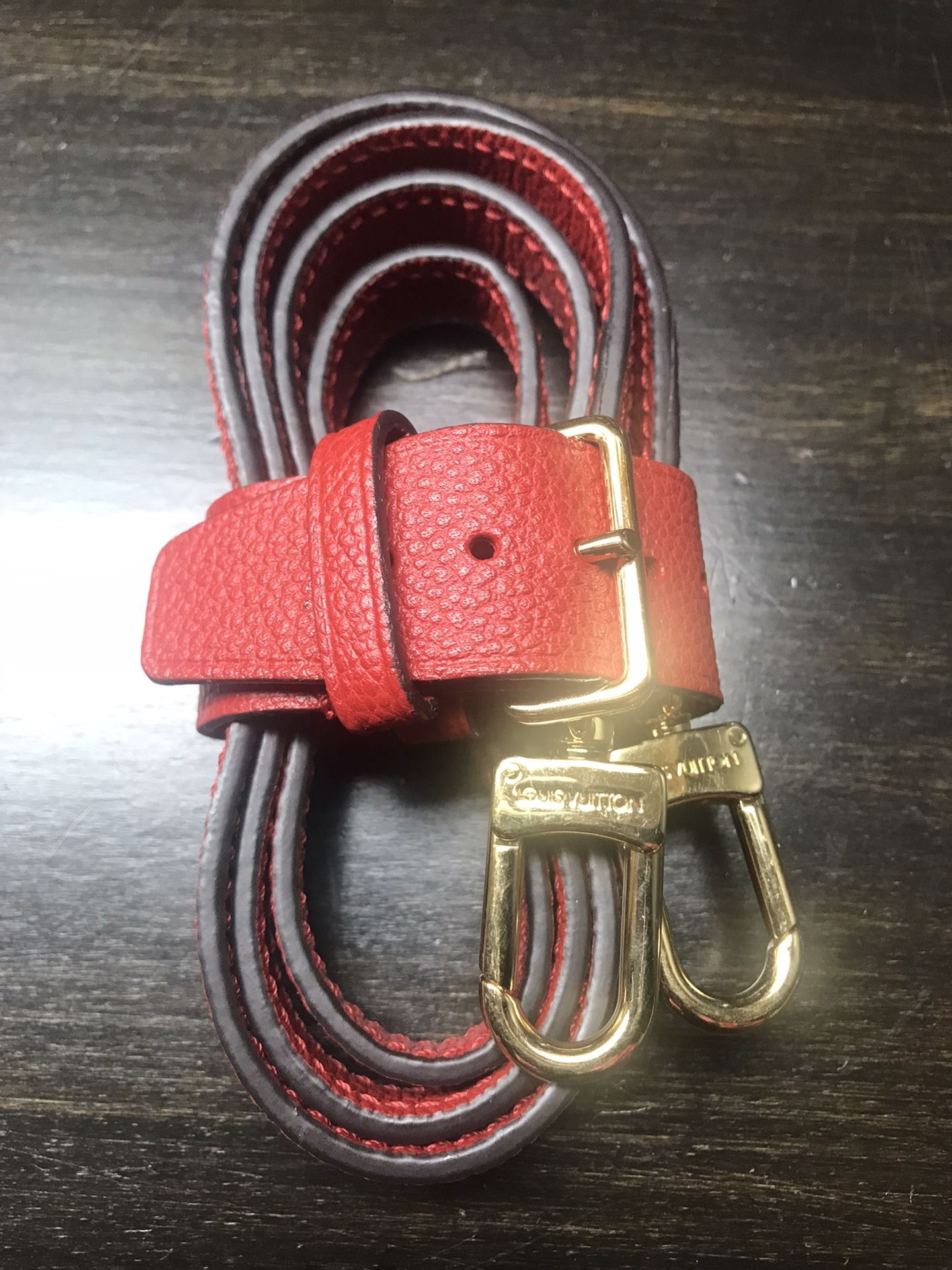 BRAND NEW AUTHENTIC LV LOUIS VUITTON VACHETTA LEATHER CROSSBODY STRAP RED  for Sale in New York, NY - OfferUp