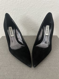 Never Worn Steve Madden Women’s Suede Black Pumps