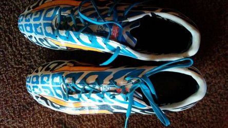 size 11 1/2 US outdoor soccer cleats