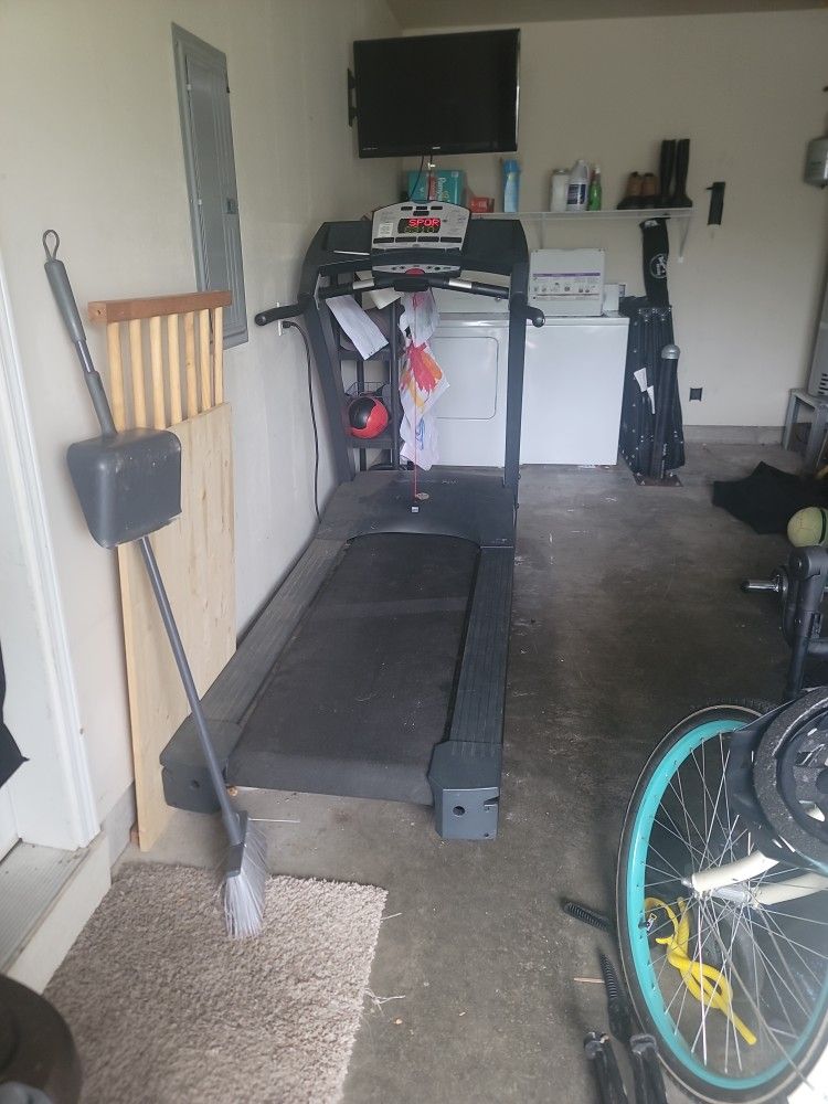 SportsArt 6310 Commercial Treadmill
