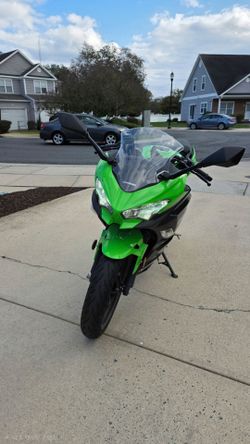 2018 Kawasaki Ninja 400 KRT Edition ABS – Only 875 Miles – Clean Title