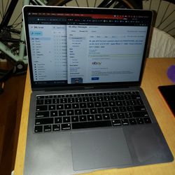 Apple Macbook Air 2018 13.3 1.60Ghz 8GB 256GB SSD MRE82LL/A