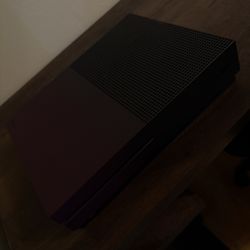 Xbox One S Fortnite Edition 1TB Console + Games – No Controller