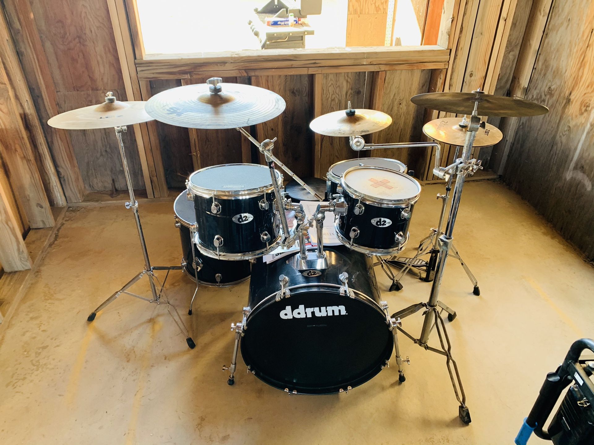 Ddrum D2 drum set with cymbals