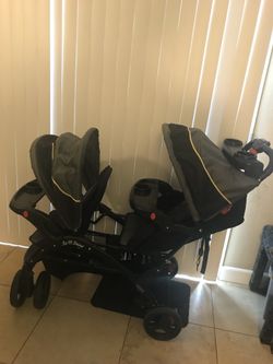 Baby Trend Sit N’ Stand double stroller. Missing rear belt buckle other than that it’s in great condition