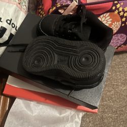 Black Nike Air Force 