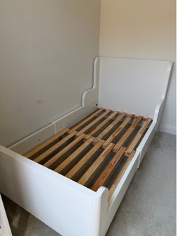 IKEA BUSUNGE Extendable Kids Bed – White – Grows with Your Child – Excellent Condition